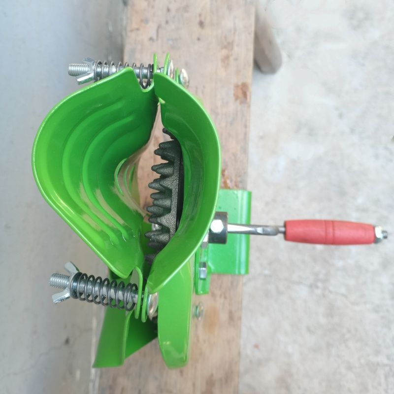 Agriculture Farming Tool - Décortiqueuse de maïs manuelle à manivelle,